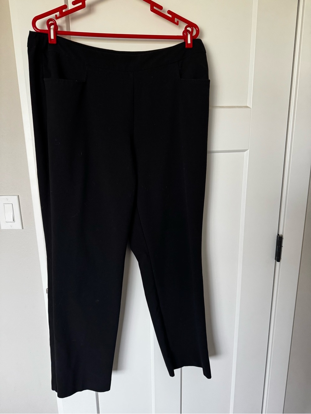 Roz & Ali Black Pull-On Straight Leg Pants